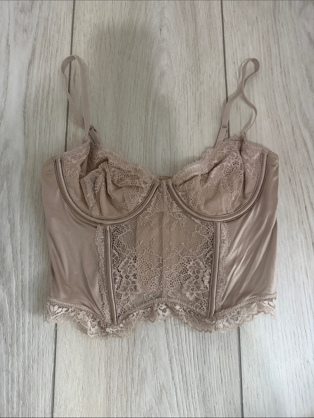 Abercrombie & Fitch Lace Underwire Bustier Crop Top in Nude